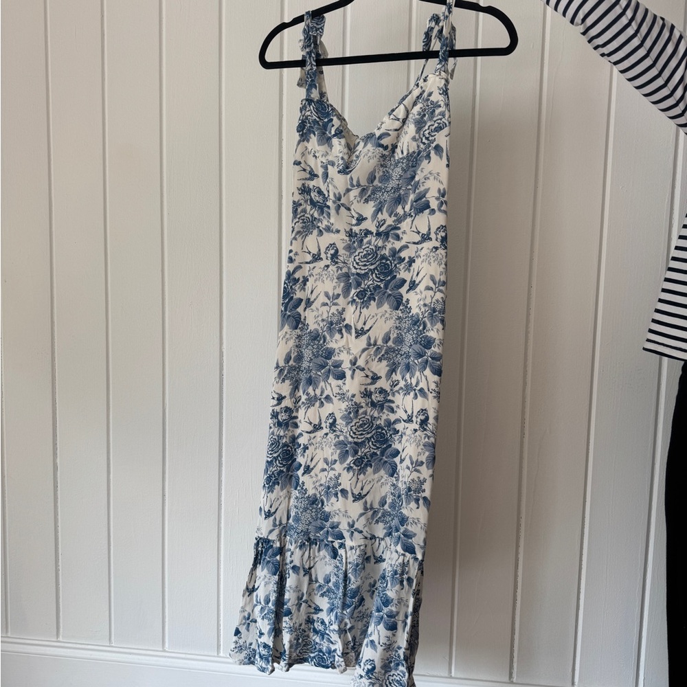 Reformation Nikita dress- like NEW- Floral Blue and White Women's Dress